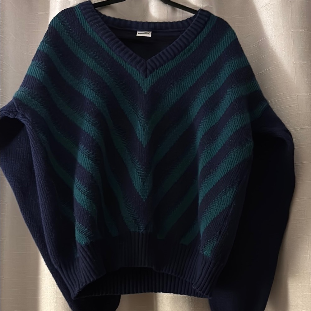 Vintage 90’s Puma V-Neck chevronSweater - 50% Wool/50%‎ Acrylic